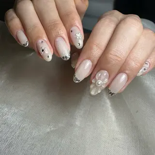 ネイル repos~ルポ~所属・里見 麗のネイルデザイン