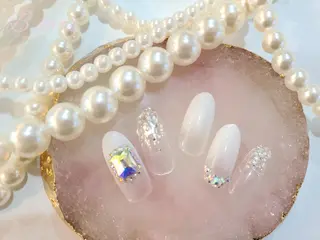 ネイル ビーケア自由が丘所属・えみ えみのネイルデザイン