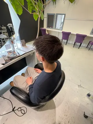 カラー メンズ 井上 慈温のヘアスタイル