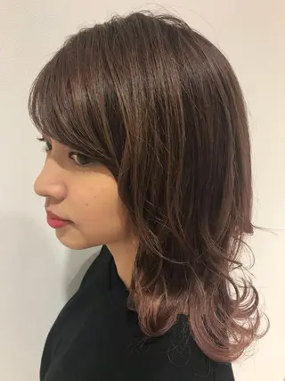 ミディアム カラー Le Clic所属・貝通丸 朱里のヘアスタイル