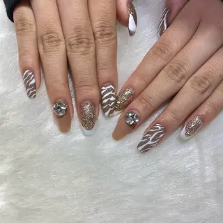 ネイル Amber21.所属・Nagahama Akariのネイルデザイン