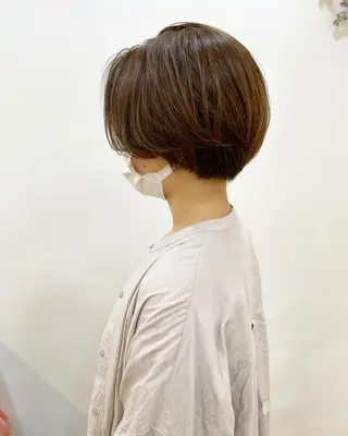 ショート カラー あずまぐち めぐみのヘアスタイル