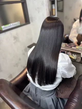 セミロング she.2所属・髪質改善モデル 😈itsuki👿のヘアスタイル