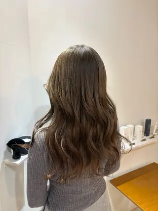 セミロング 🩶ハイトーン🖤 URARAのヘアスタイル