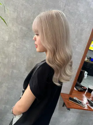 ミディアム andKおもろまち店 艶ダブルカラー✨のヘアスタイル