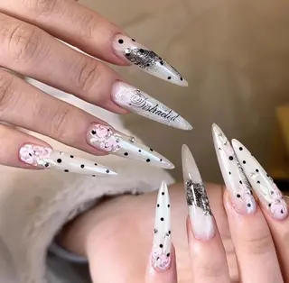 ネイル Pure&Rich Nailのネイルデザイン