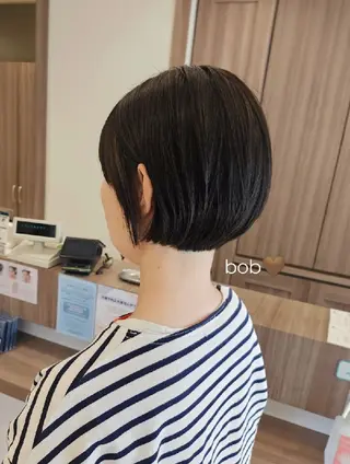 ショート ナチュラル暖色カラー 🤎 佐藤栞のヘアスタイル