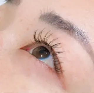 マツエク・マツパ MAISON DE BEAUTE 箕面店所属・銘苅 奈菜美のマツエク・マツパデザイン