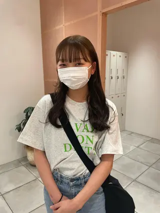 セミロング 上平 綾菜のヘアスタイル