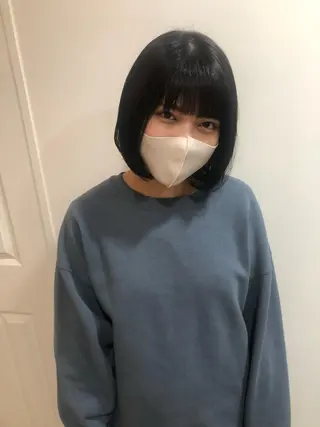 ショート カラー MIOベージュカラー 柔らかいカラーのヘアスタイル