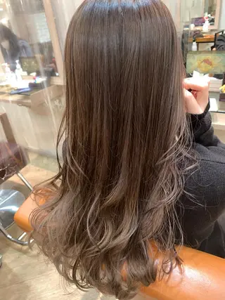ロング カラー coupe ciseauxのヘアスタイル