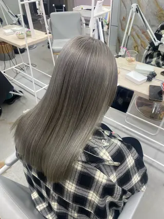 ロング カラー qulim所属・前橋 姫奈のヘアスタイル