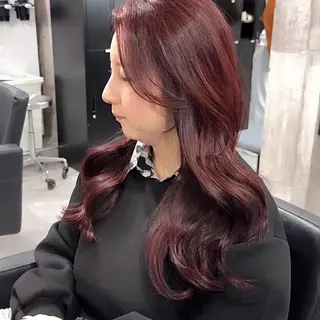 ロング カラー _WHITE +南海難波所属・YUMI YUMIのヘアスタイル