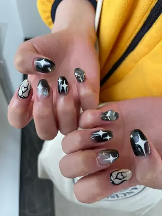 ミディアム m kaori𓃟のネイルデザイン