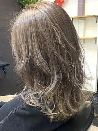 ミディアム カラー alpha松戸 🍓武田さくら🦊のヘアスタイル