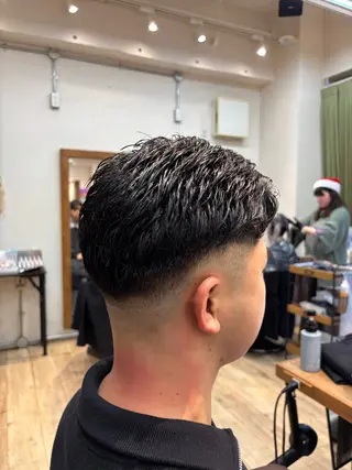 ショート メンズ 洛樹 /海外風ヘアー /フェード/パーマのヘアスタイル