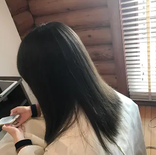 ミディアム カラー fondue.所属・河野 直哉のヘアスタイル