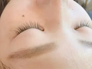 マツエク・マツパ UTA hair&eyelash所属・青木 百花のマツエク・マツパデザイン