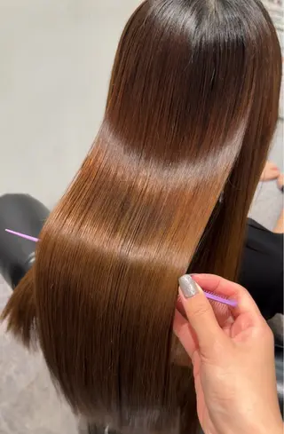 ロング Mio|ぱつっとボブ |髪質改善ストレートのヘアスタイル