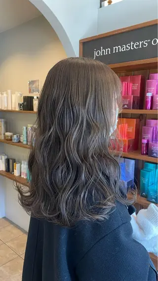 セミロング カラー NANAMI .のヘアスタイル