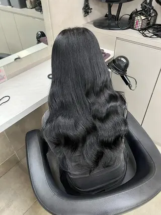 ロング 寒色＆ブリーチ特化 寒色MiOのヘアスタイル