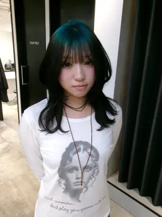 ミディアム カラー MIMI🌻໋᳝݊ 個性派カラー⑅ ⸝꙳のヘアスタイル