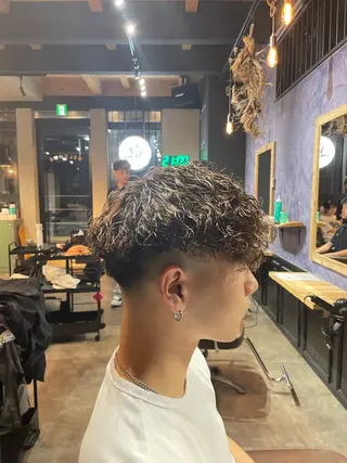 パーマ メンズ litbyfifth 濵崎寛太のヘアスタイル