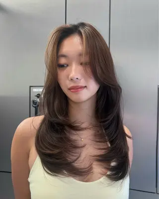 ロング 大人レイヤー/艶美髪 🇺🇸TOMONAのヘアスタイル