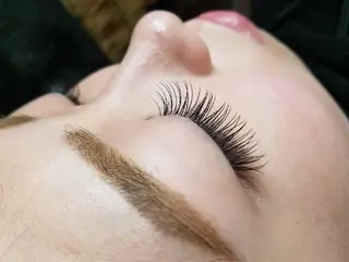 マツエク・マツパ xuxa【シューシャ】所属・Liola (xuxa内)のマツエク・マツパデザイン