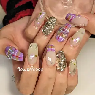 ネイル フラワー ムーンのネイルデザイン