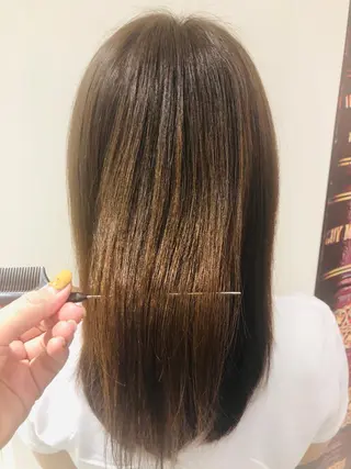 ミディアム 岡田 夏実のヘアスタイル