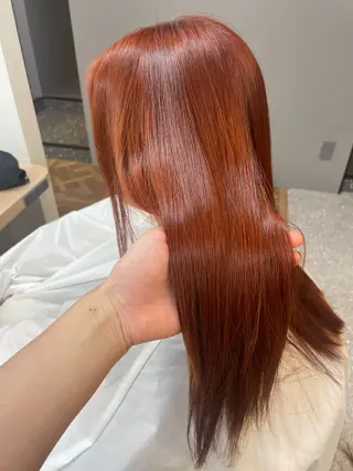 ロング カラー ヘアアレンジ 青髪特化🩵ブリーチ ハッシュカットのヘアスタイル