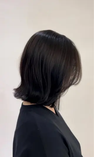 ミディアム maison blanc AVEDA所属・ホリオ チヒロのヘアスタイル
