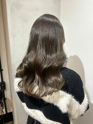 セミロング カラー 𝑴𝒊𝒌𝒖💝 透明感モテカラーのヘアスタイル