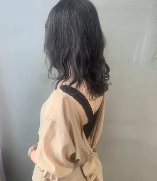 セミロング カラー SALOWIN梅田茶屋町店所属・ウルフレイヤーカット /チヒロのヘアスタイル