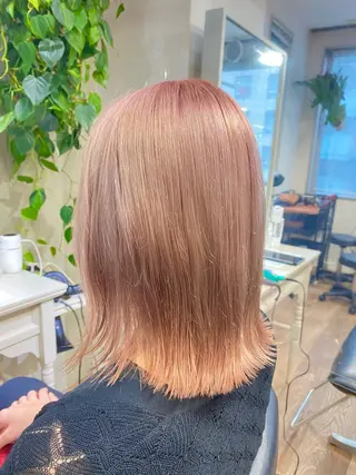 ミディアム カラー 梅田ハイトーン チダ ヒナノのヘアスタイル