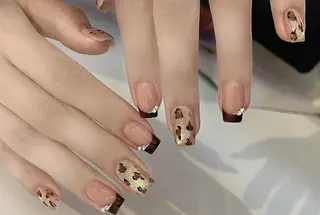 ネイル VIVIAN リサのネイルデザイン