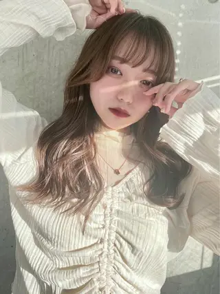 ロング ヘアアレンジ 名古屋ムラ修正 ハイトーンのヘアスタイル