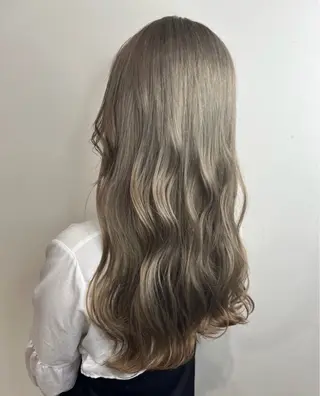 カラー 林 美月のヘアスタイル