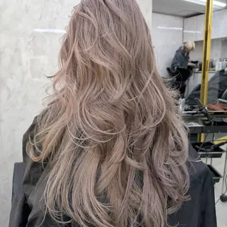 ロング カラー シールエクステ特化 ハイトーン、NANAのヘアスタイル