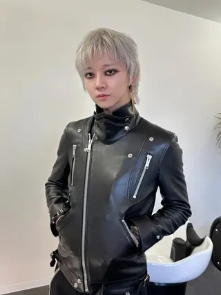 カラー メンズ ダメージレスブリーチ HIROSHIのヘアスタイル