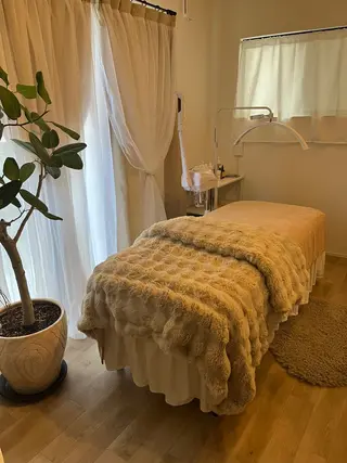 SILOE【ハーブピーリング/REVI/ニキビ/シミ/シワ/毛穴ケア】所属・【SILOE】 ハーブピーリングのエステ・リラクイメージ