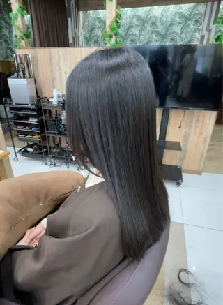 セミロング カジタ ナミのヘアスタイル