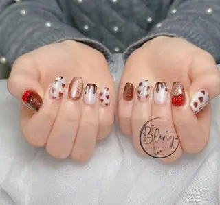 ミディアム Bling Salonのネイルデザイン