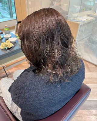 ミディアム カラー ゆい/パーマ/レイヤ ー/似合わせカラーのヘアスタイル