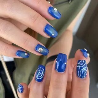 カメレオン京橋🌻 草葉由佳のネイルデザイン