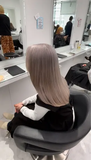 ロング カラー ヘアアレンジ ハイトーン艶カラー 🤍ゆうひのヘアスタイル