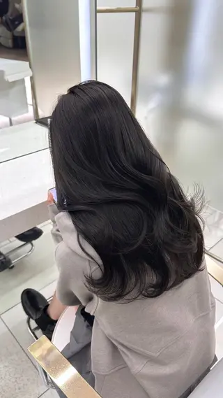カラー COAOMOTESANDO所属・COA/ YUZUのヘアスタイル