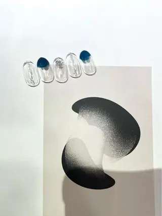 ネイル anyora nail salon所属・大人ワンホン キラキラ／Ayanoのネイルデザイン