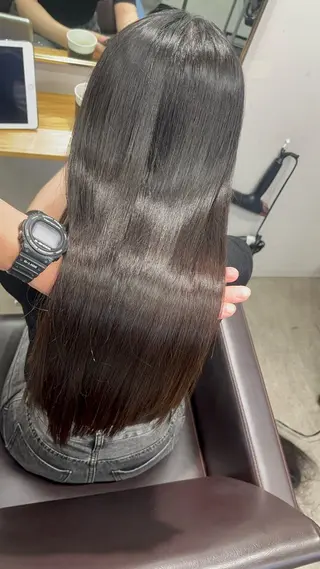 ロング juhl/髪質改善/ 縮毛矯正/遠藤航平のヘアスタイル